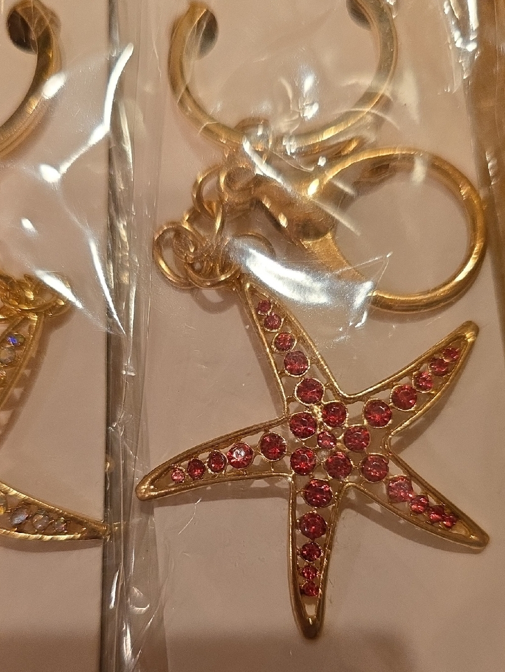 BULK Starfish Keychains - Picture 3 of 5